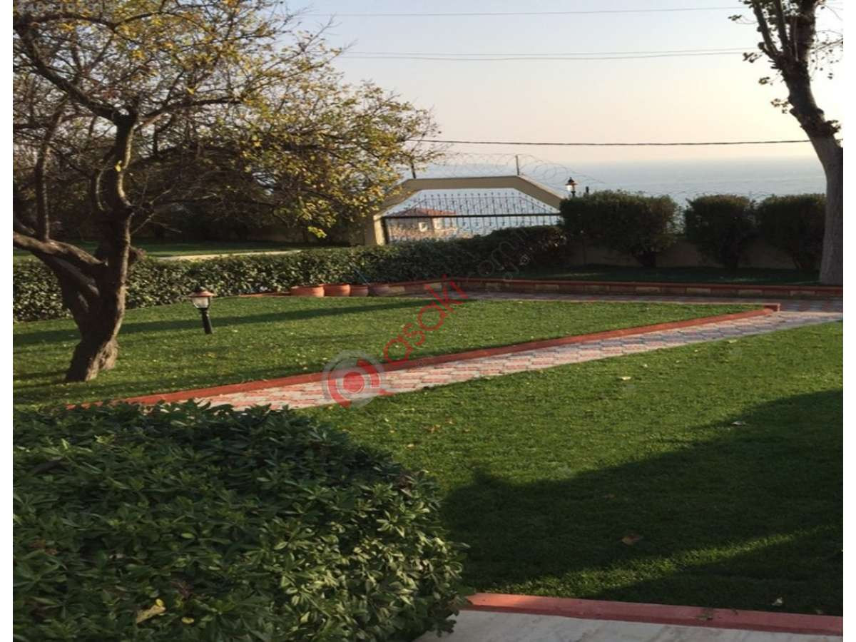 Beylikdüzü�nde Satılık Arsa Için�de 3 Adet Villa Asaki ile Al Sat ve