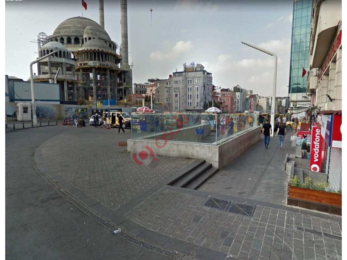 Taksim Meydan'da Satılık Bina+ Arsa