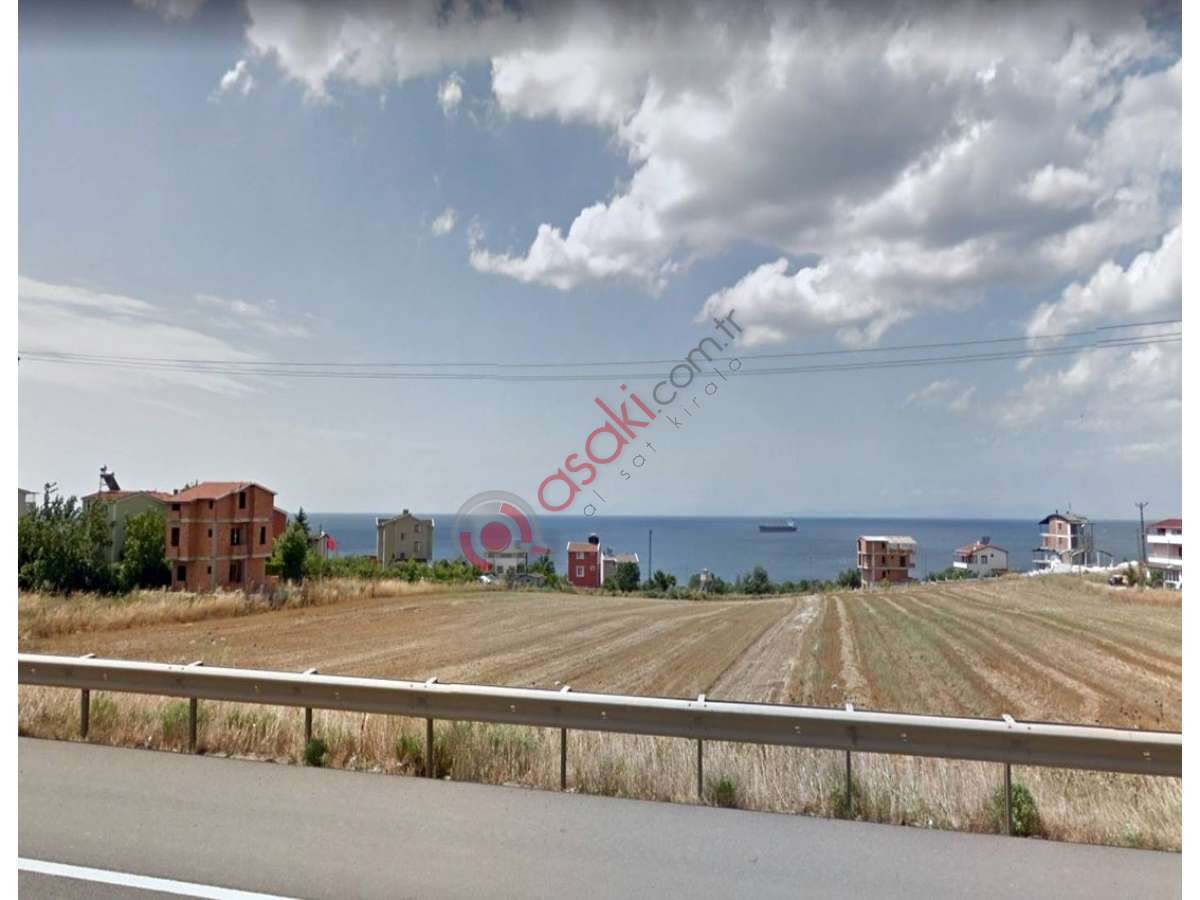 Marmaraereğlisin'de Denize 100 Metre Mesafede Villa Arsası - Büyük 0