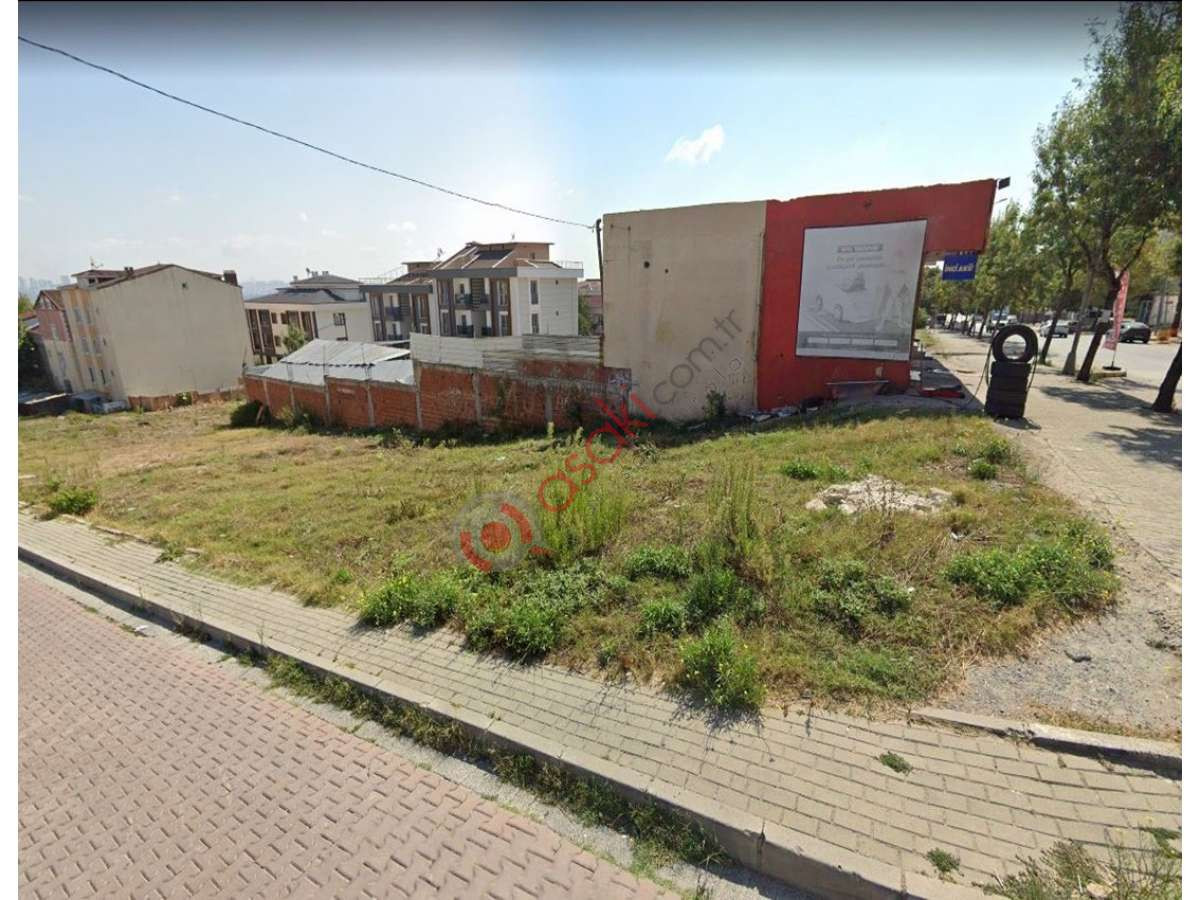 Avcılar Firüzköy'de Imarlı Satılık Cadde Cepheli Köşe Arsa