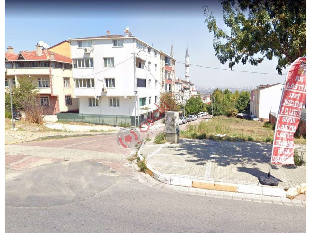 Avcılar Firüzköy'de Imarlı Satılık Cadde Cepheli Köşe Arsa - Büyük 1
