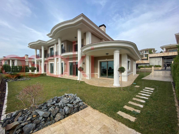 Beylikdüzü Deniz istanbulda marina evlerinde 5+2 villa