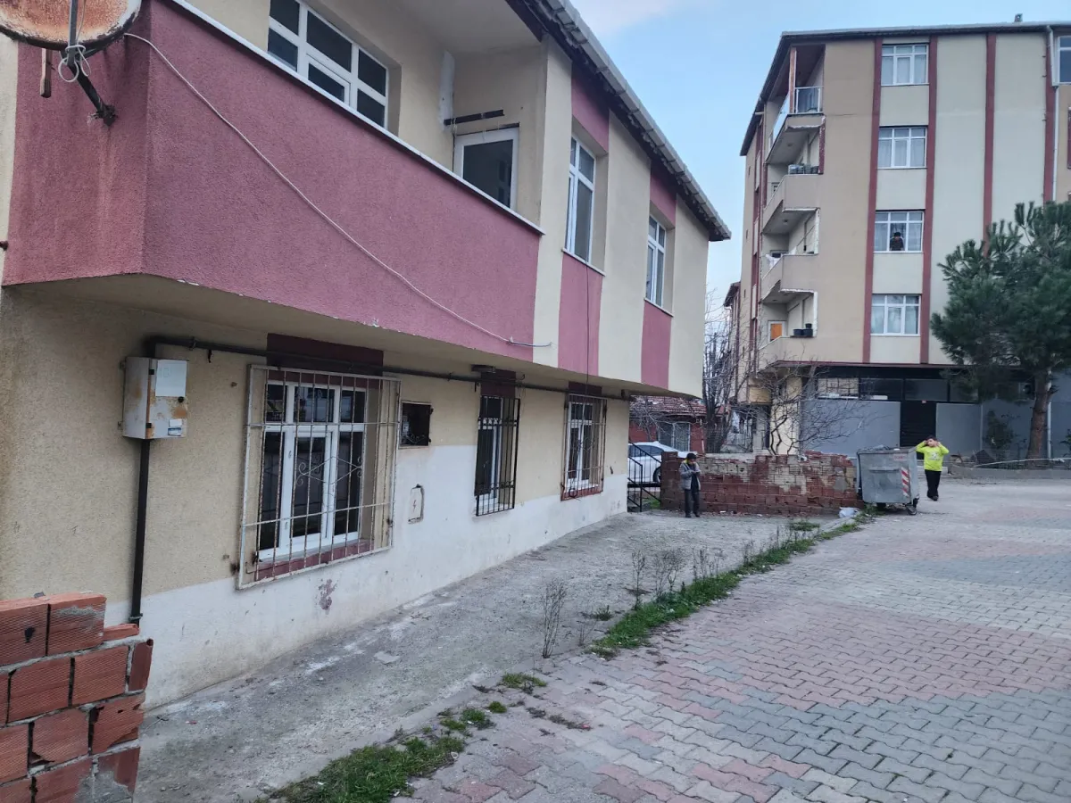 Sultanbeyli Battalgazi Mahallesinde 2 Katlı Satılık Bina - Küçük 21
