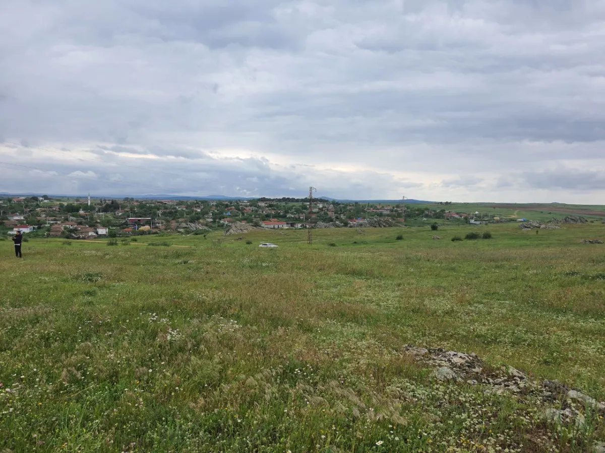 Çiftliğe Uygun Köy Bitişiğin'de 2500 m2 Tek Tapu Satılık Tarla - Büyük 4