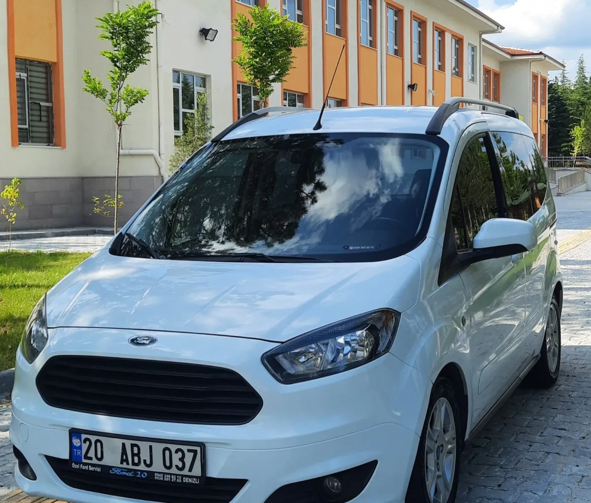 HATASIZ 85.000KM FORD COURIER - Büyük 1