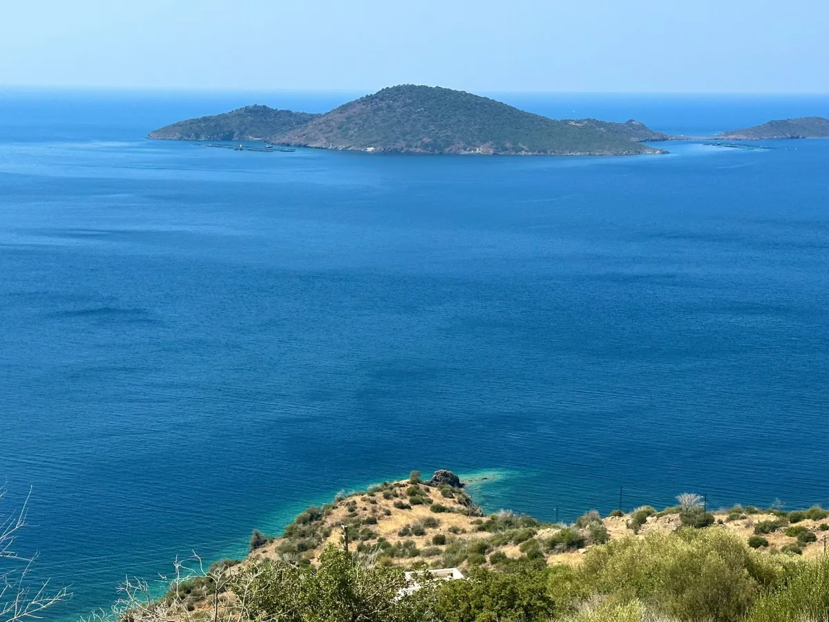 EYKO'DA PANORAMİK DENİZ MANZARALI, ALT YAPISI TAM VİLLA ARSASI - Büyük 1