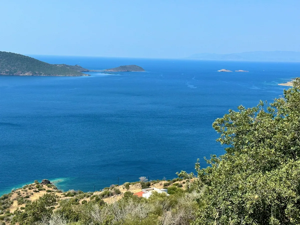 EYKO'DA PANORAMİK DENİZ MANZARALI, ALT YAPISI TAM VİLLA ARSASI - Büyük 3