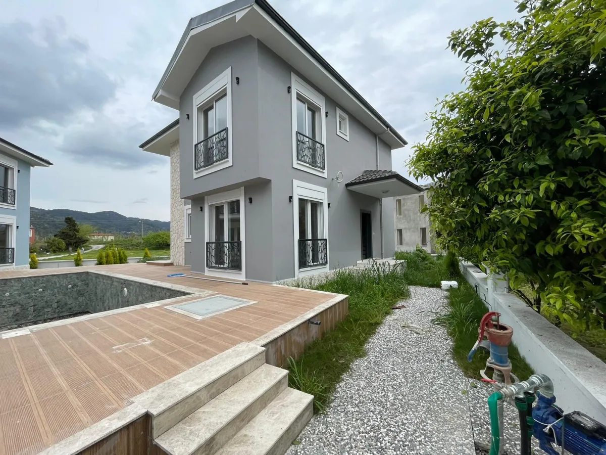 Dalaman Karaçalı Mahallesinde 4+1 Satılık Villa