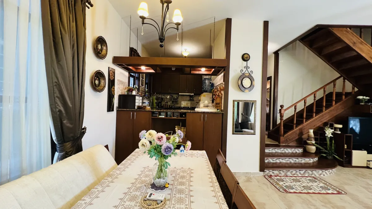 Kemer Kiriş'te Site İçi Müstakil Tripleks Satılık Villa - Büyük 0