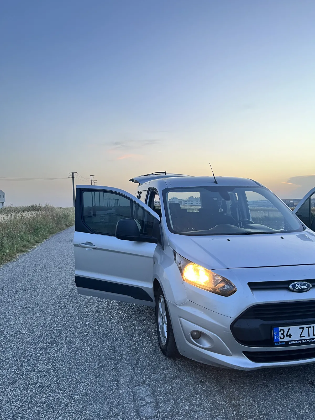 ACİLLLL SATILIK HATASIZ BOYASIZ FORD TİCARİ - Büyük 0