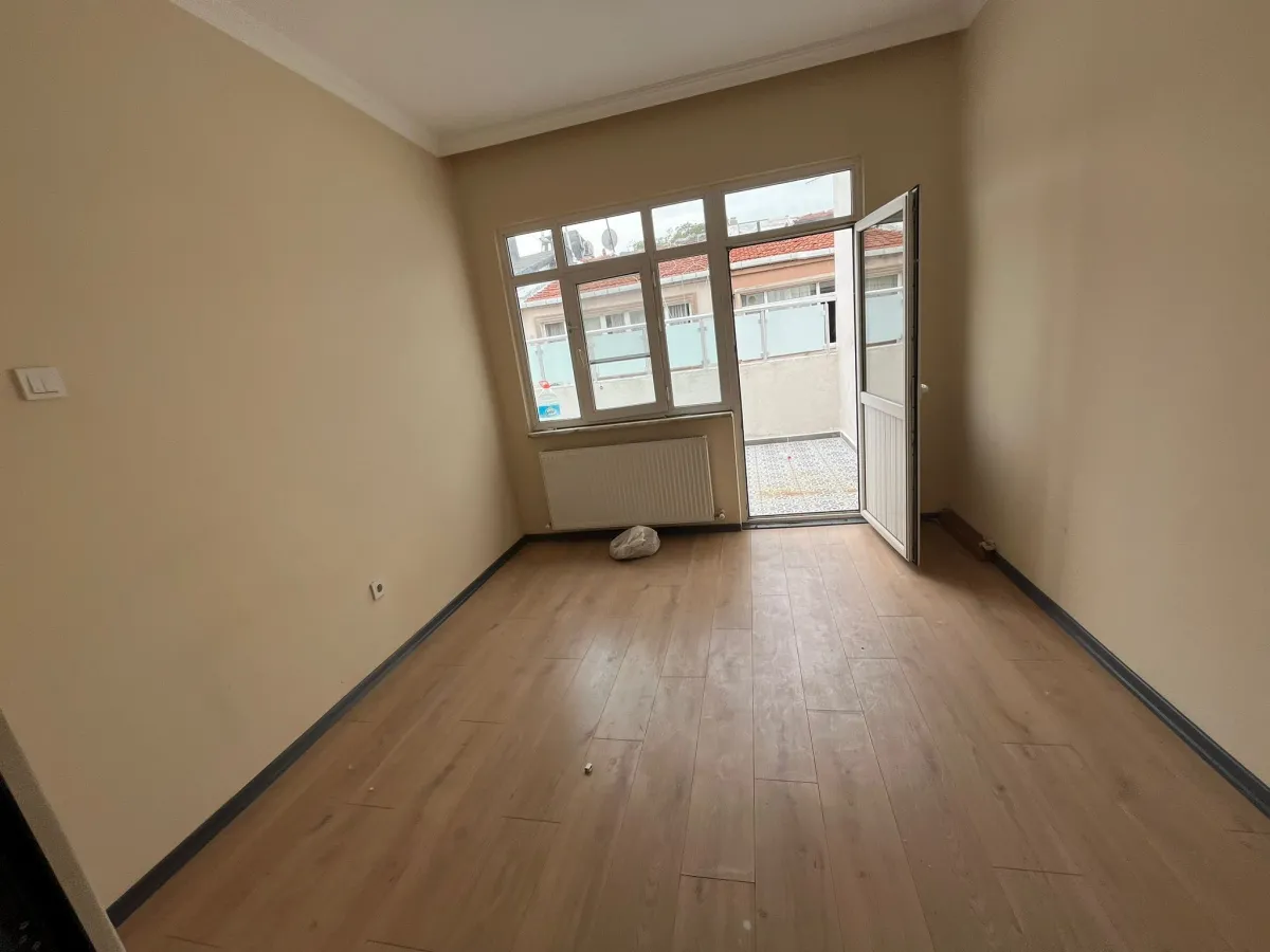 Hırka-i Şerif Mahallesinde 2+1 Ara Kat Kiralık Daire - Büyük 7