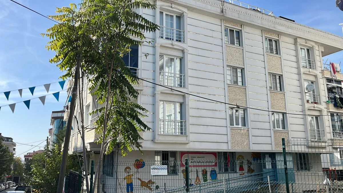 Arnavutköy Yeni Belediye Karşısında 3+2 Satılık Dublex Daire