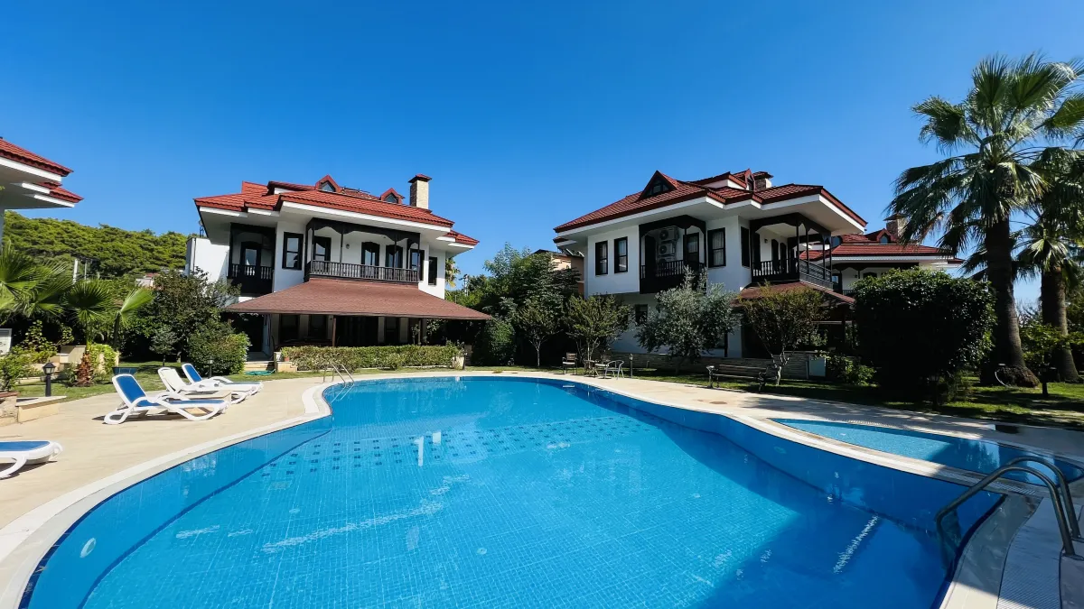 Kemer Kiriş'te Site İçerisinde Müstakil Satılık Villa