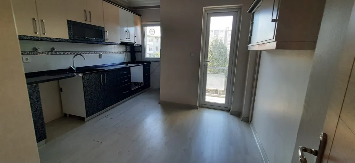 Mimaroba Emlak Konut Ara Kat Düz 4+1 Uygun Fiyat Kiralık Daire - Büyük 11