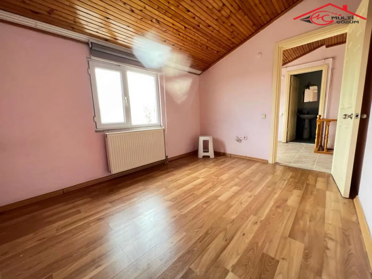 Yenibosna Zafer mahallesinde kiralık dubleks daire site içinde - Büyük 21