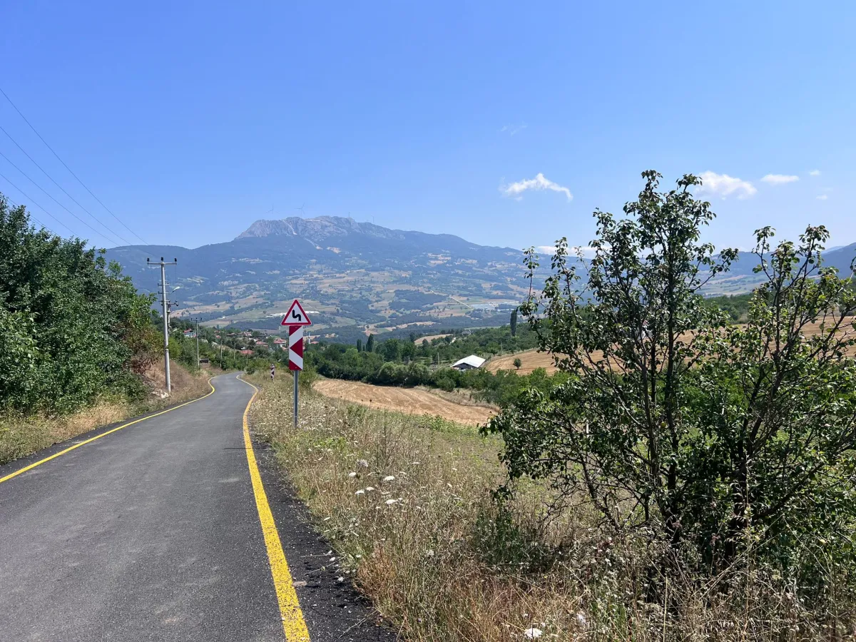 ULUDAĞ GAYRİMENKULDEN ANA ASFALT KENARINDA SÜPER YATIRIMLIK ARSA